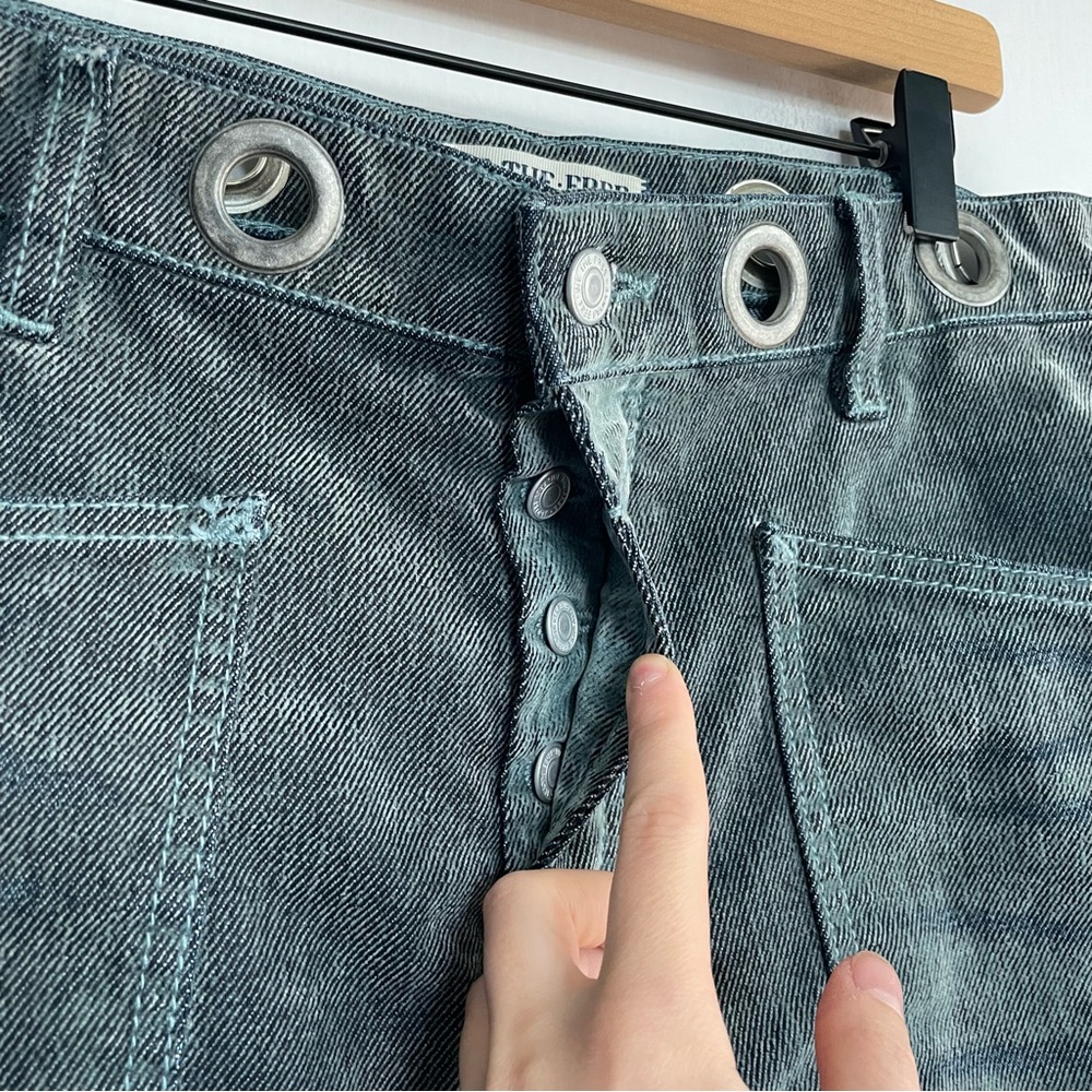 Free People Moxie Flocked Pull On Barrel Jeans Blue Pants Grommet Size 26 - Picture 7 of 14